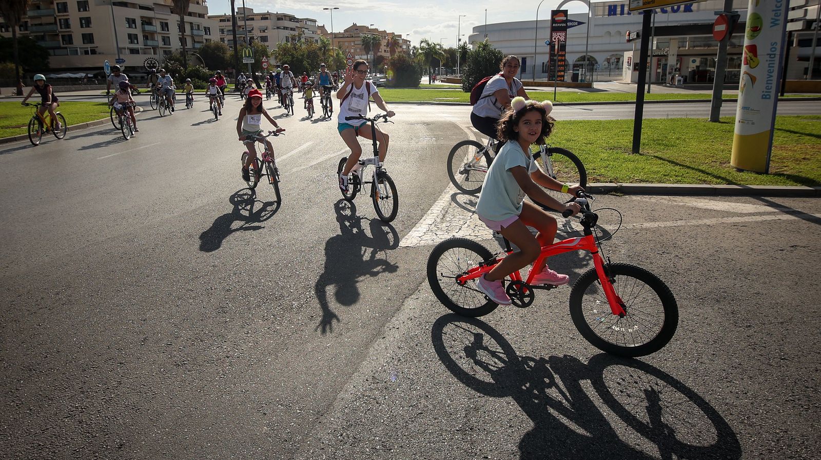 Gran ambiente en la fiesta de la bici y la amistad