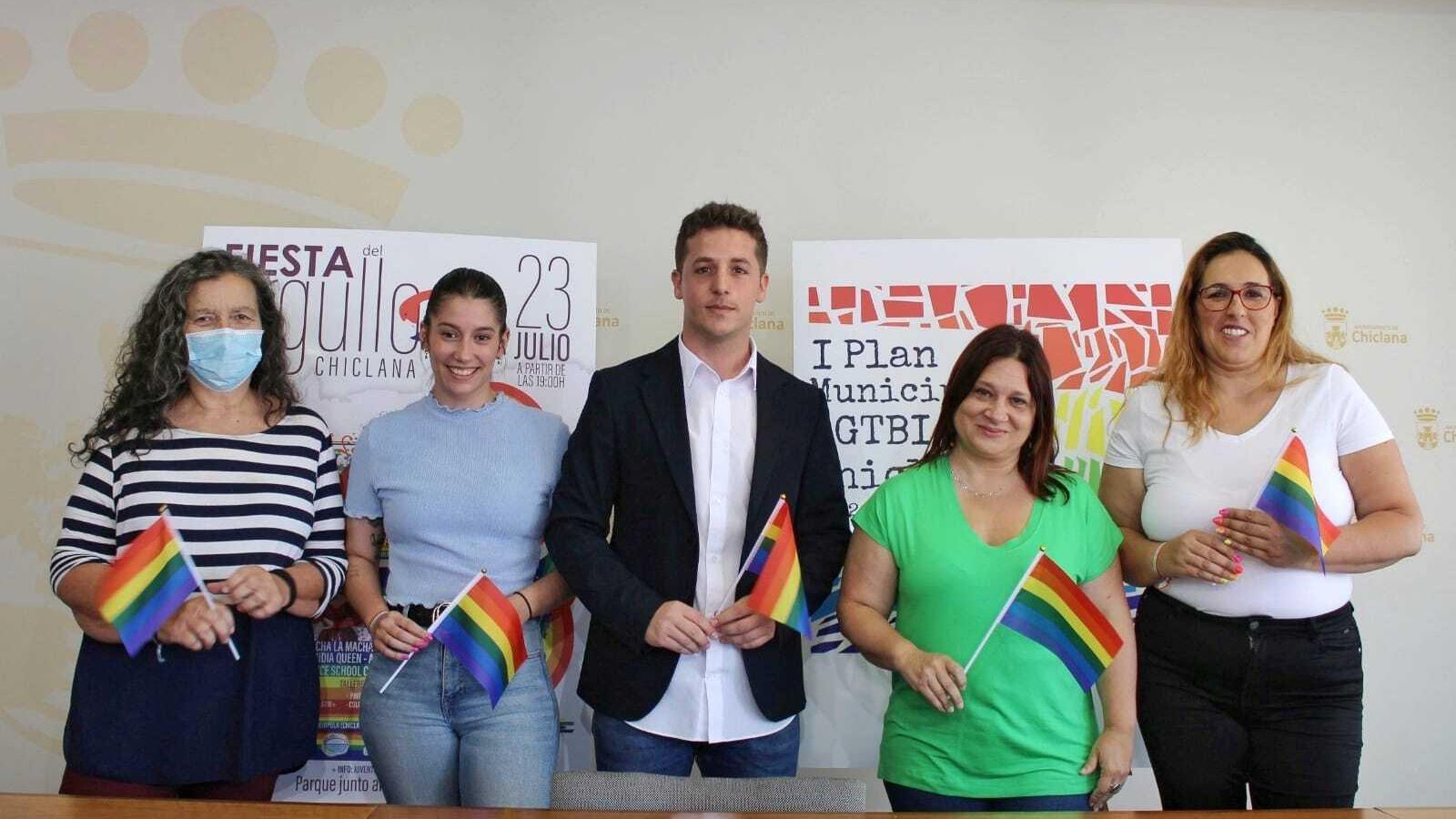 Presentación del Día del Orgullo en la sala de prensa.
