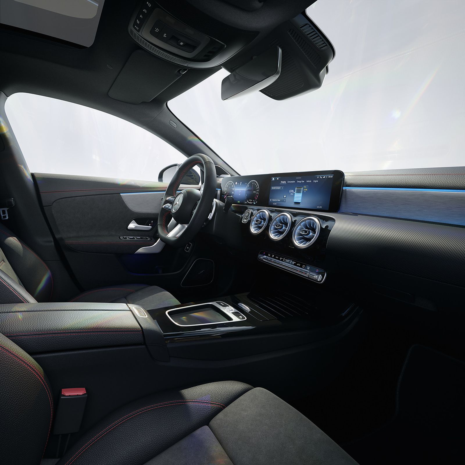 Las dos pantalla pueden ser de 10,25" en los CLA 2023. También el MBUX es el de última generación.