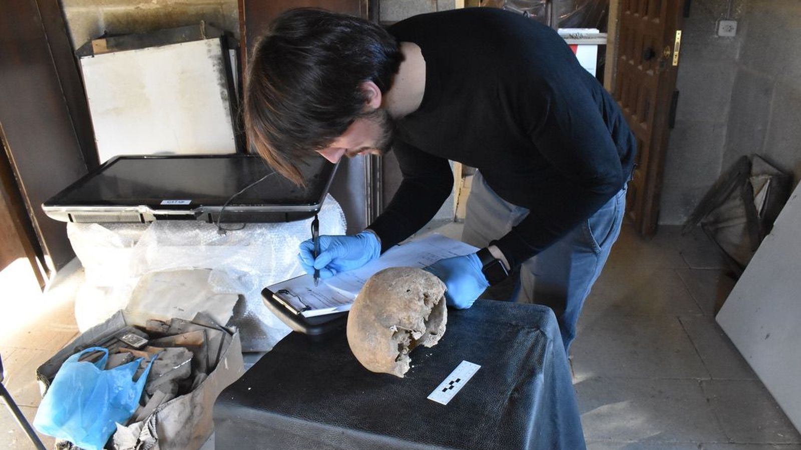 Un equipo internacional ha analizado los restos del obispo de Iria Flavia.