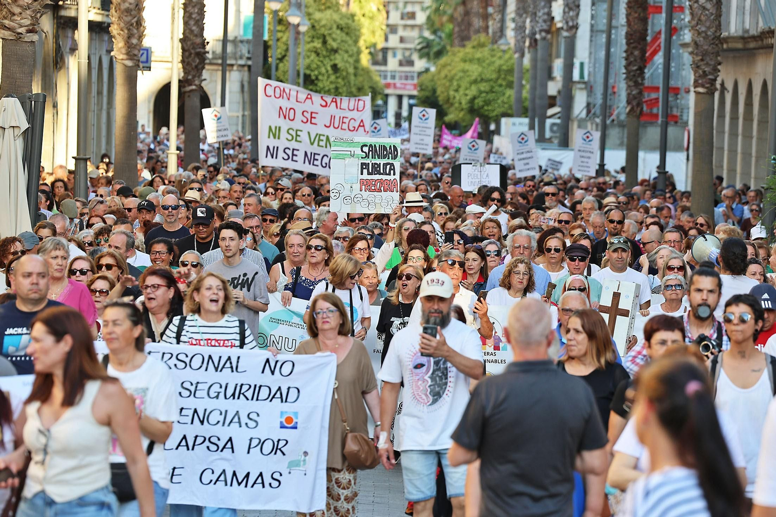Manfiestación en Huelva pro la sanidad pública, en una image de archivo.