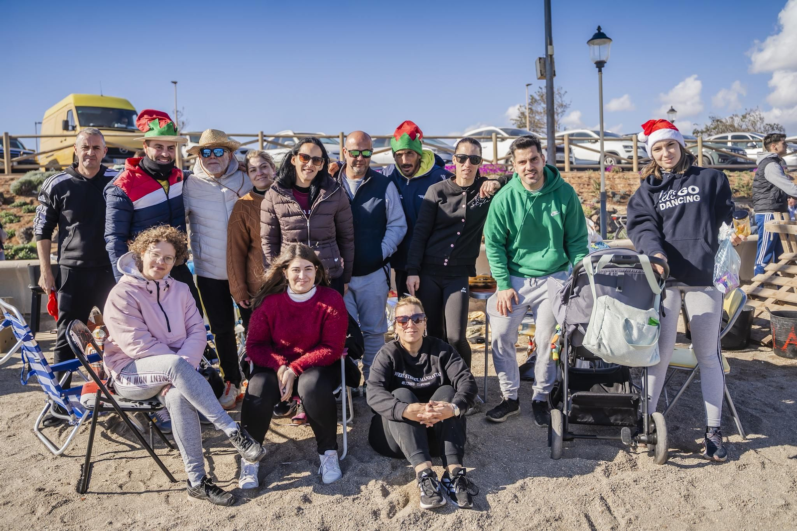 Miles de personas despiden el año 2024 en Las Moragas de Roquetas, en imágenes