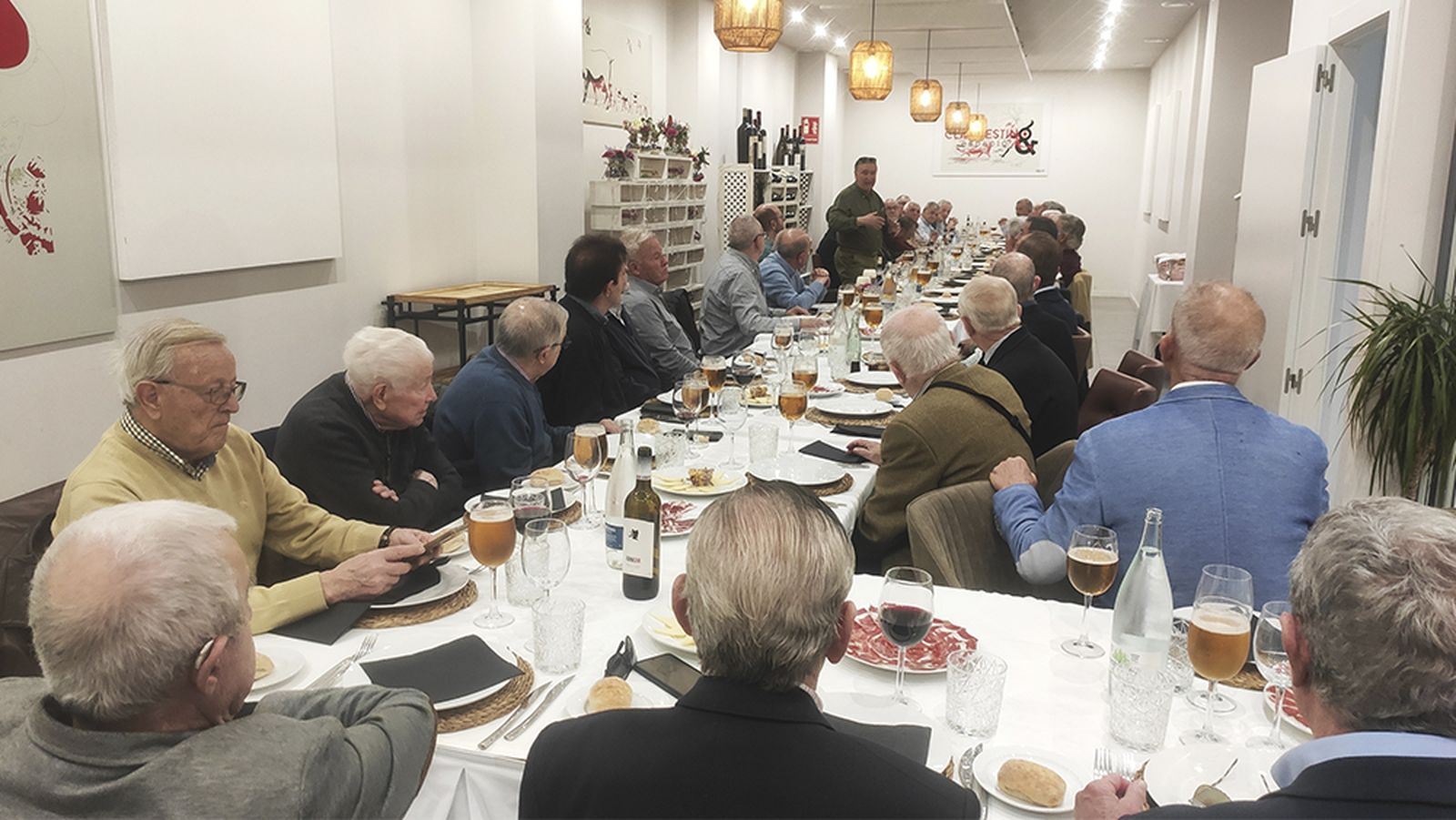 Vista general con Coronel Sande dando la bienvenida