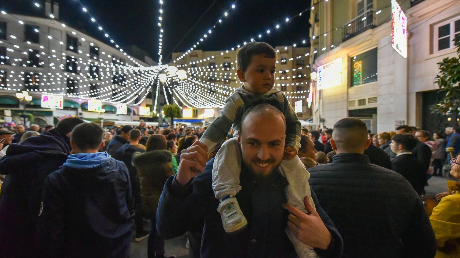 El encendido del alumbrado de Navidad en La Línea, en imágenes