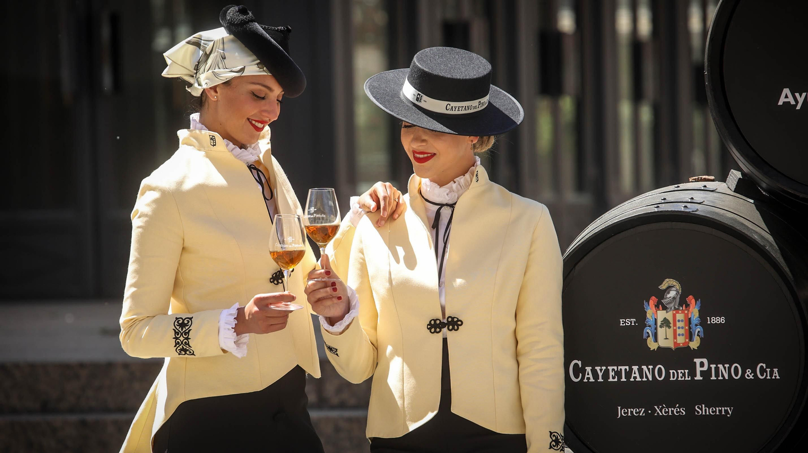 Cayetano del Pino presenta sus nuevos y elegantes uniformes