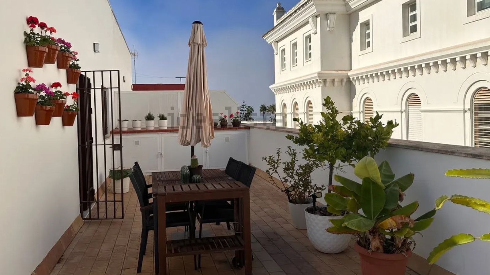 Vistas desde la terraza del ático frente a la Caleta