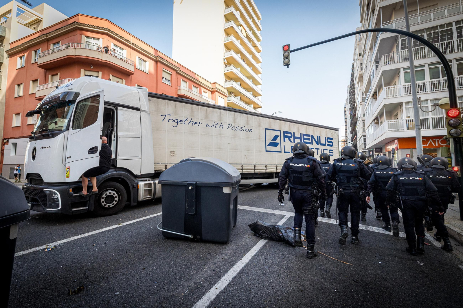 Imágenes del primer día de huelga de los trabajadores del sector del metal en Cádiz Imágenes del primer día de huelga de los trabajadores del sector del metal en Cádiz
