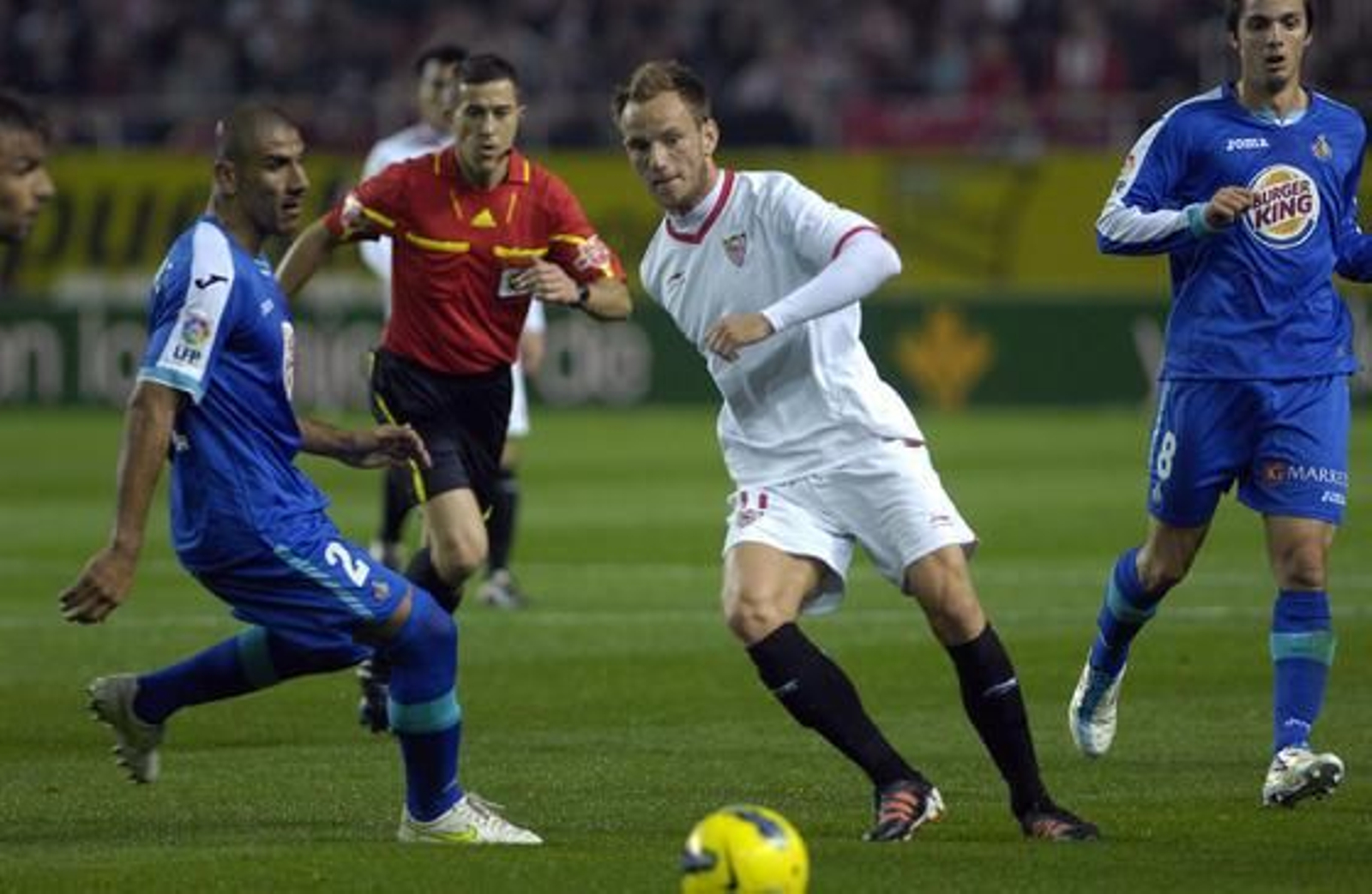 El Sevilla gana con autoridad al Getafe en el Sánchez Pizjuán. / Manuel Gómez