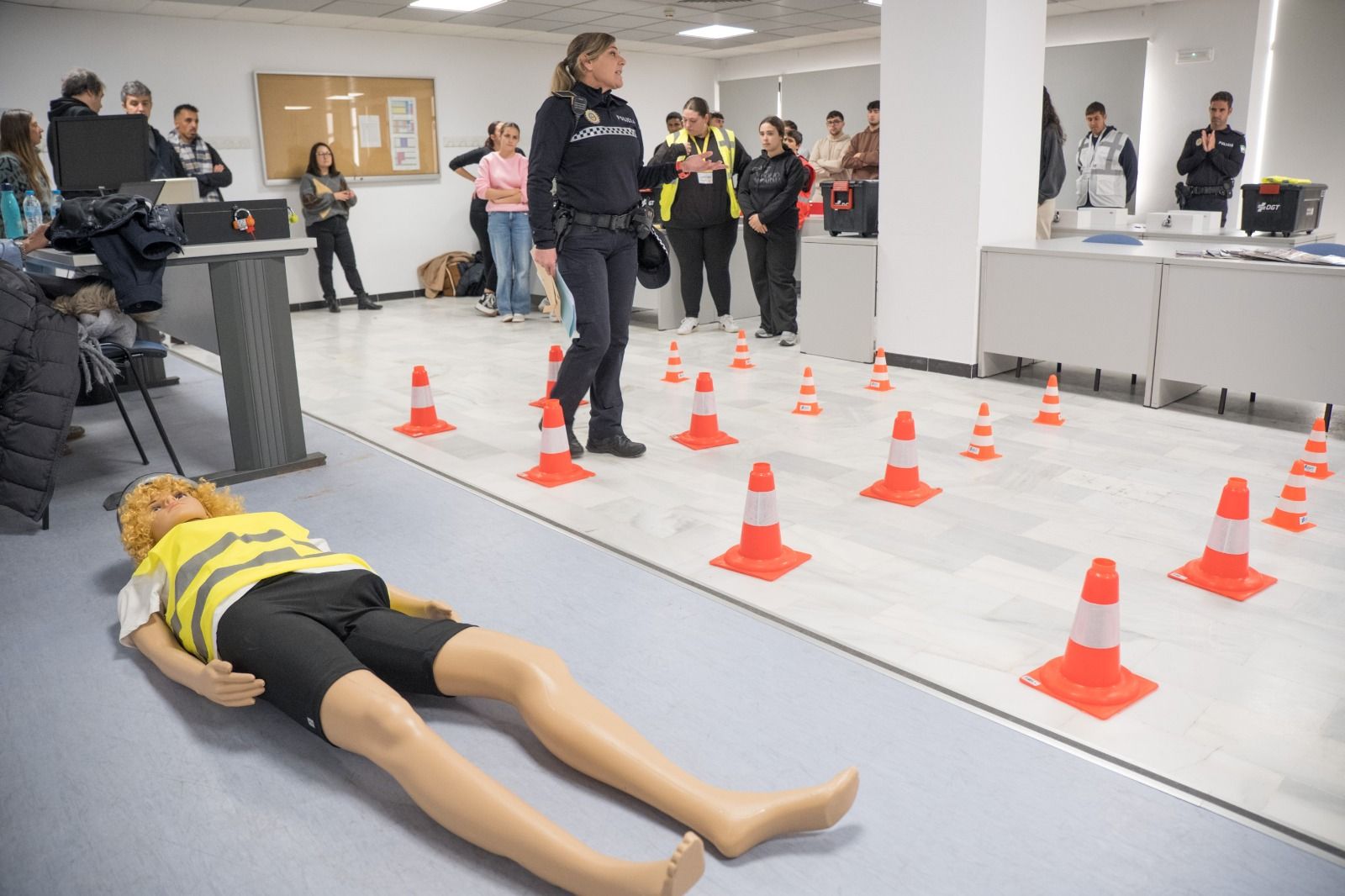 La actividad se celebró en la Jefatura de la Policía Local de Cádiz.