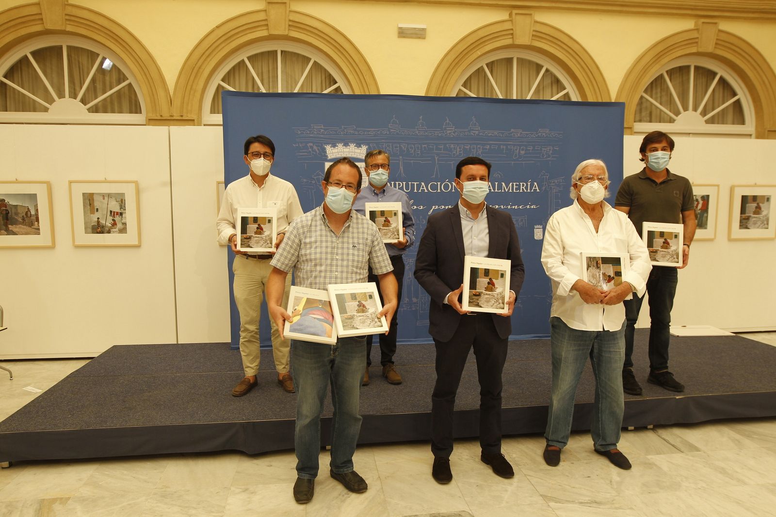 Presentación del libro "La Chanca en Color", del fotógrafo almeriense Carlos Pérez Siquier