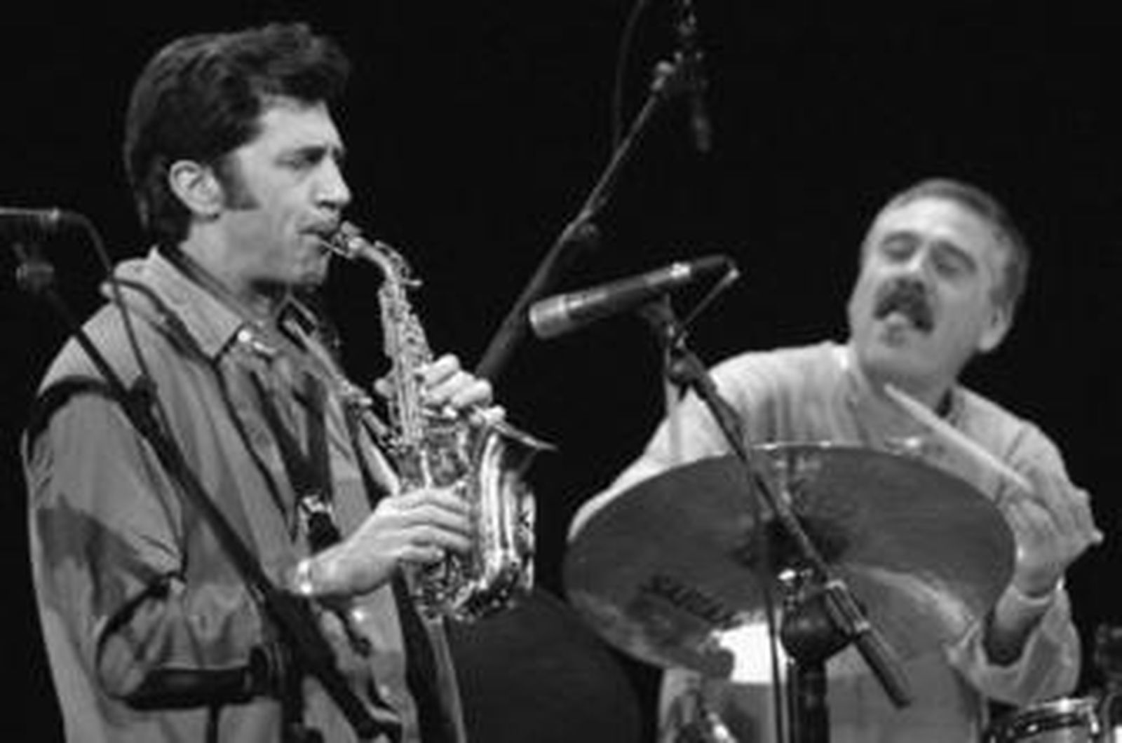 Jorge Pardo y Roper, a la batería, en una actuación de D'3.