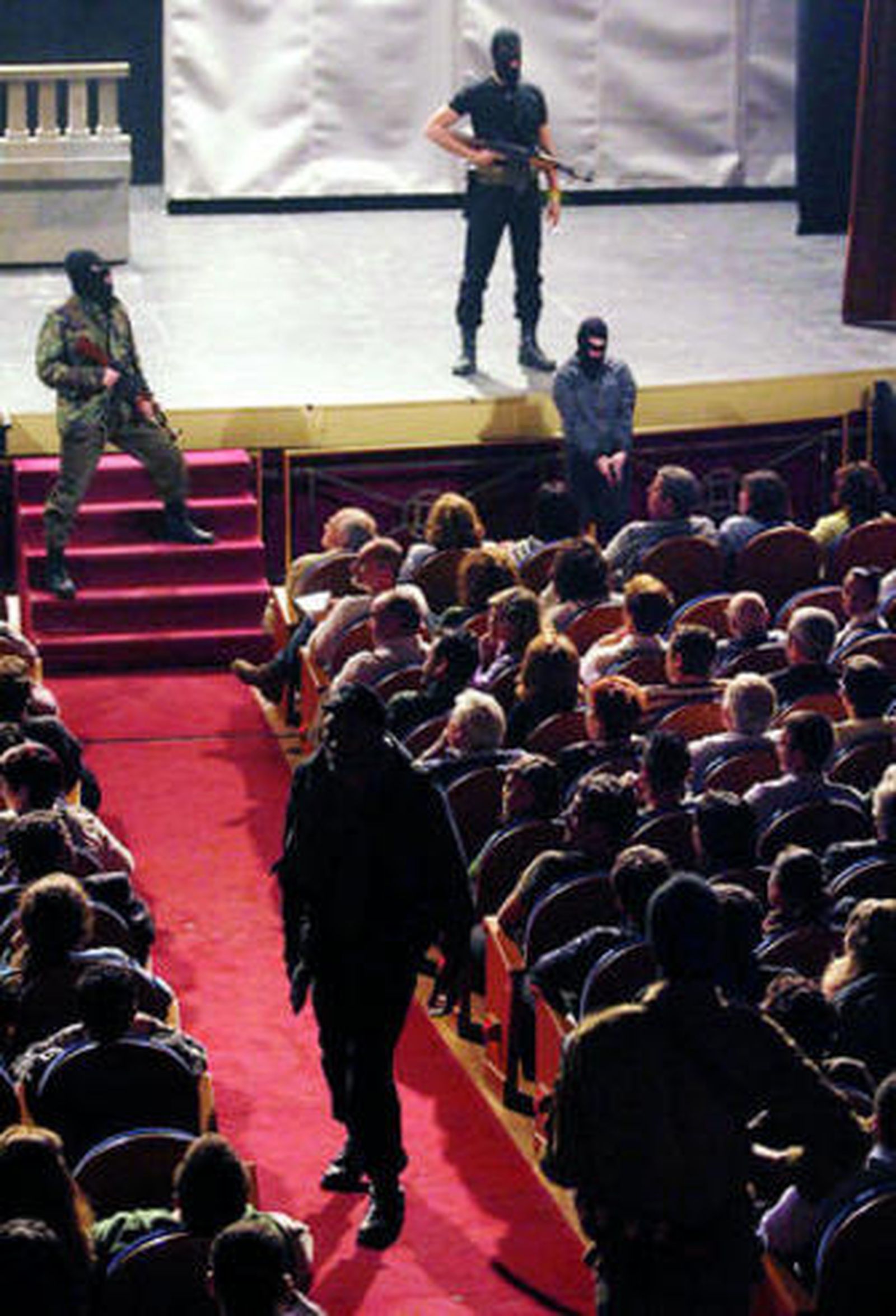 Una imagen del escenario y el patio de butacas.