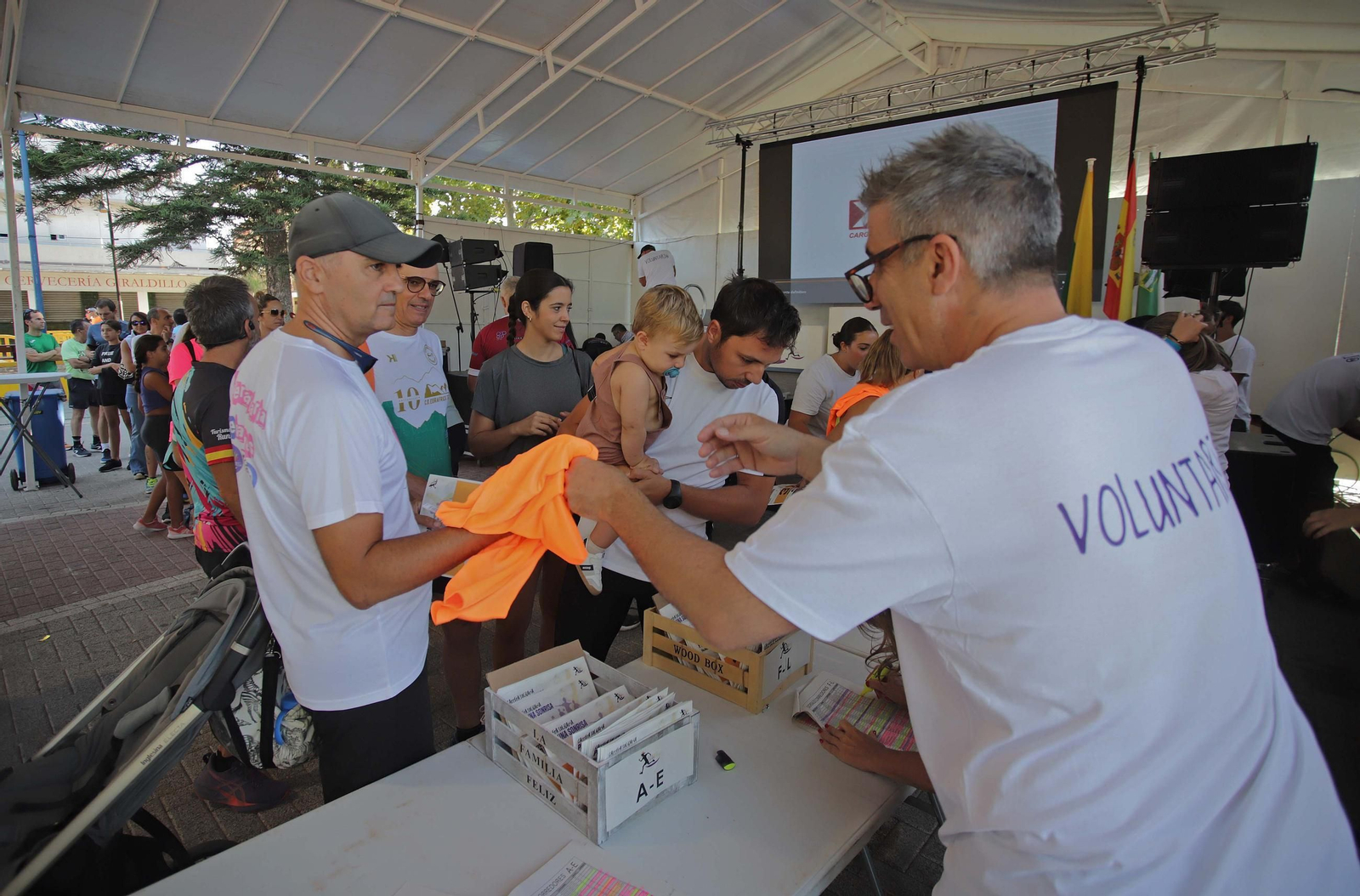 Búscate en las fotos de la VII carrera solidaria Por una Sonrisa en Palmones