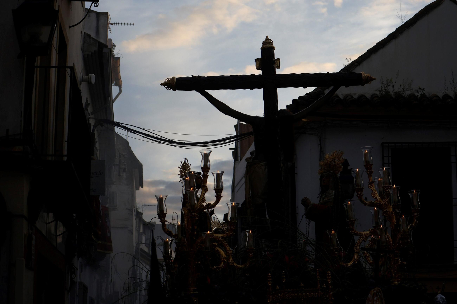 La procesión del Cristo de Gracia en este Jueves Santo de Córdoba, en imágenes