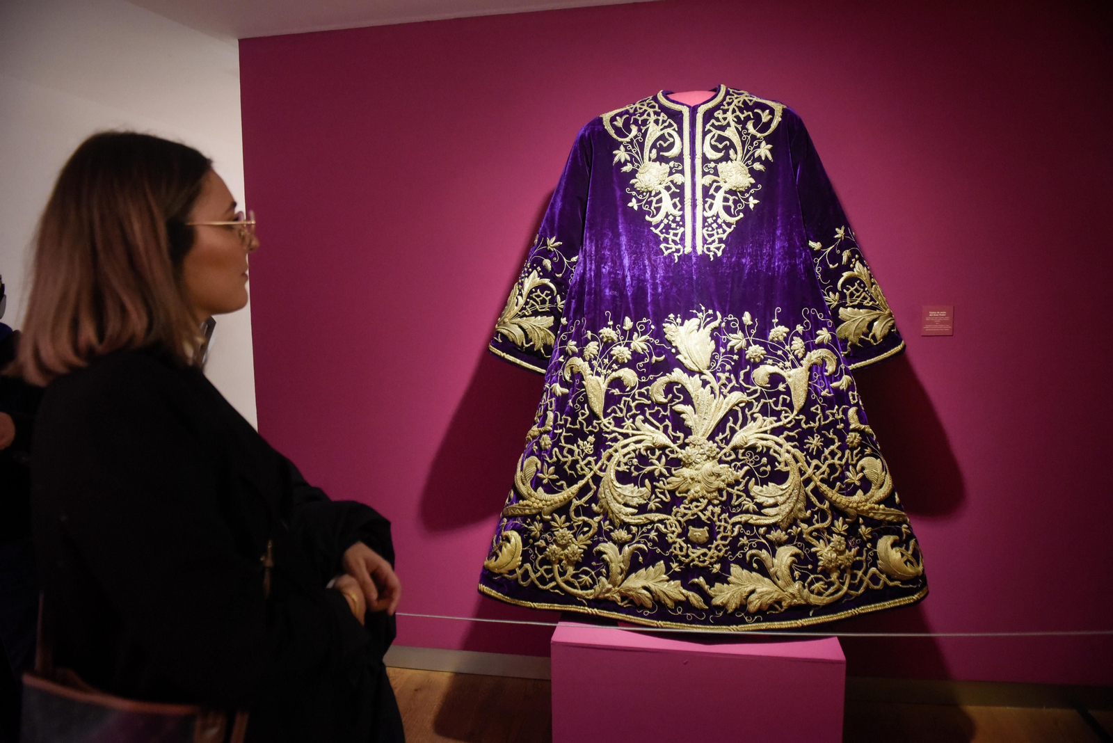 La excelencia de la pintura, la orfebrería y el bordado, en la fundación Cajasol