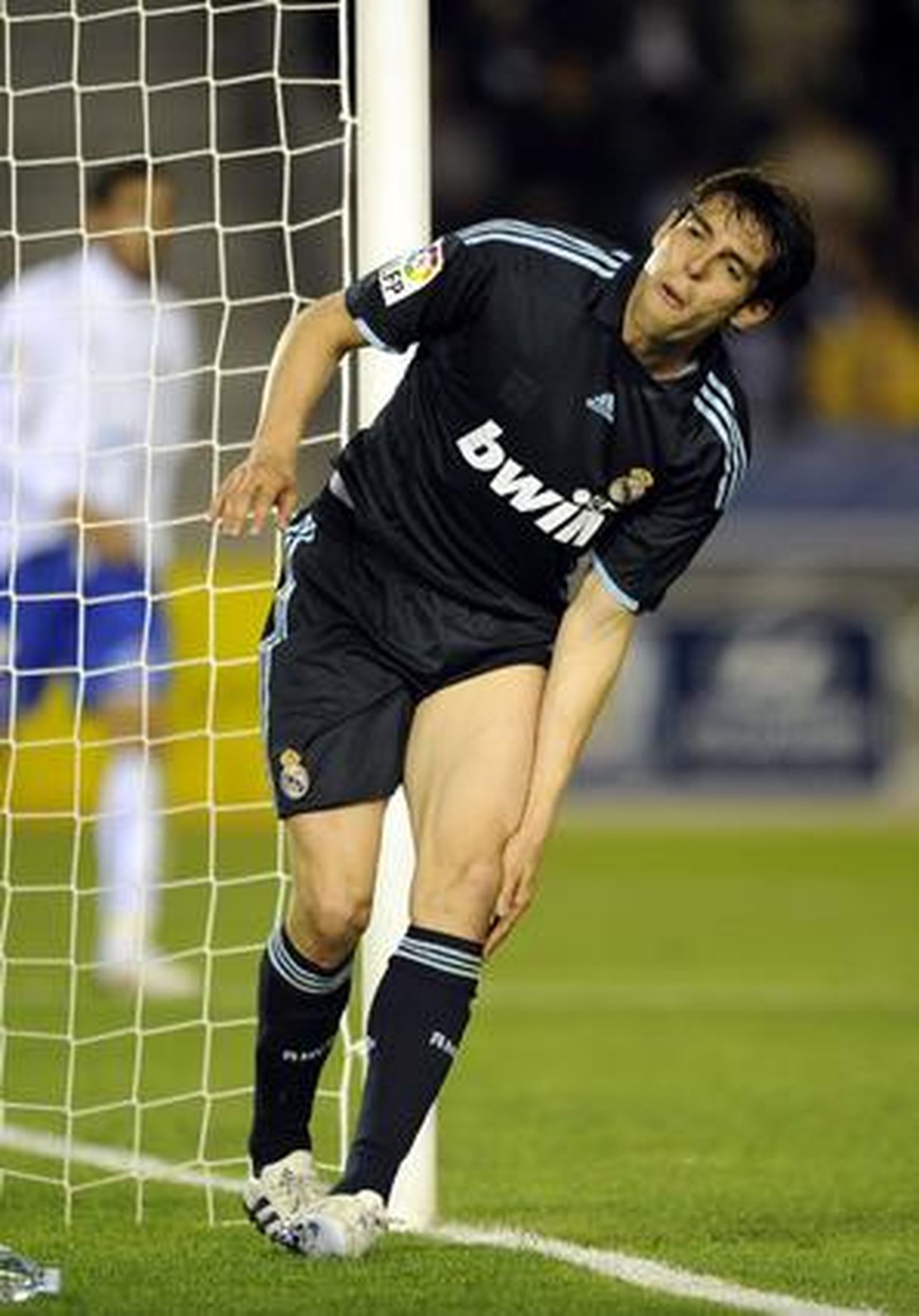 Los de Pellegrini golean al Tenerife en el Heleliodoro Rodríguez López con goles de Higuaín (dos), Kaká, Ronaldo y Raúl. / AFP · EFE · Reuters