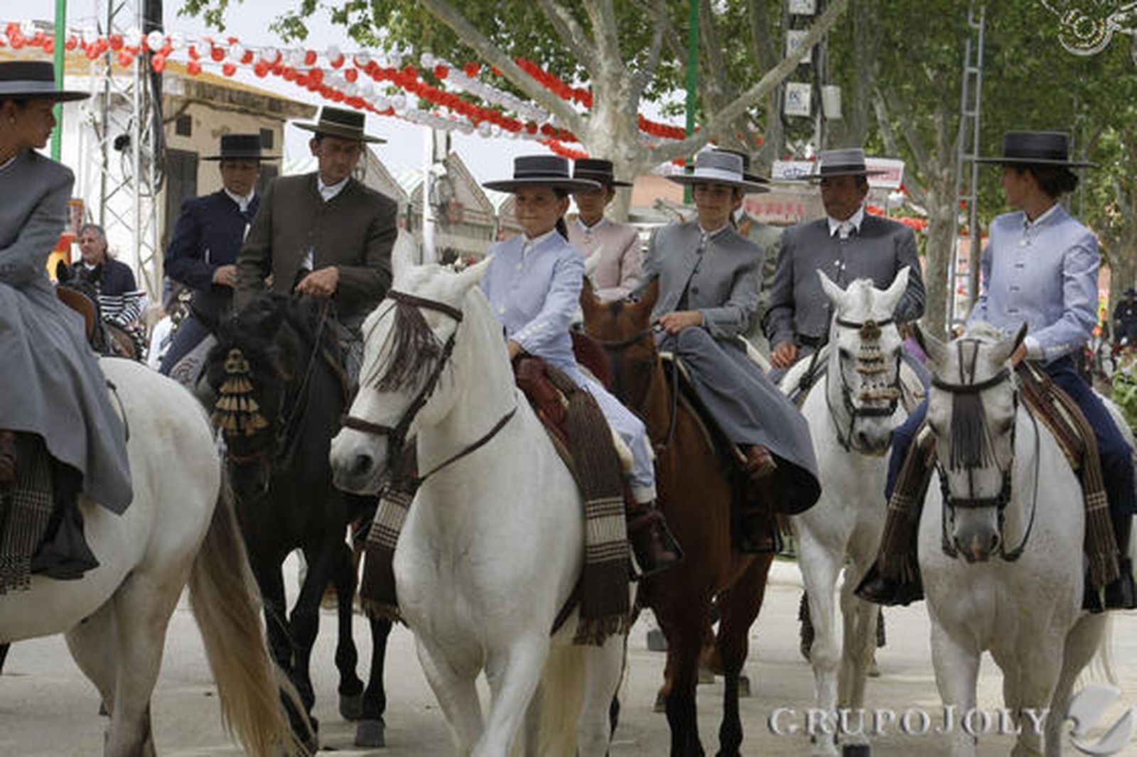 La lluvia y el frío empañaron la jornada en el recinto ferial de Las Banderas.

Foto: Andrés Mora