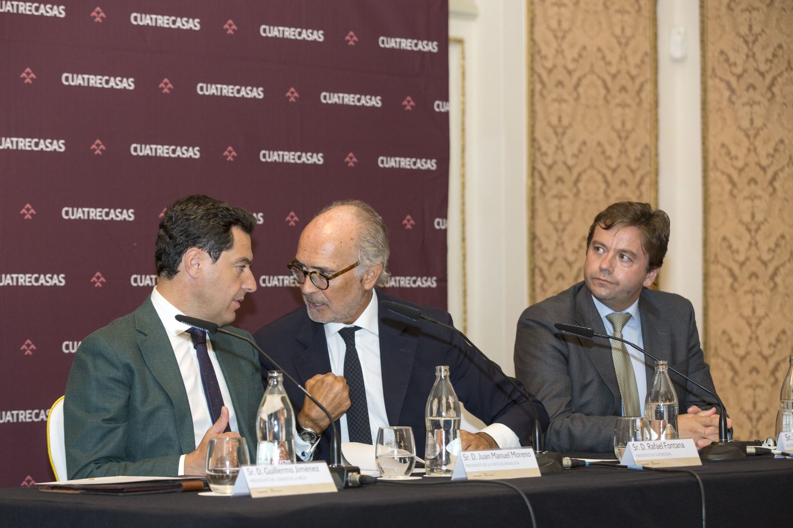 Las imágenes de la entrega de la Beca Manuel Olivencia