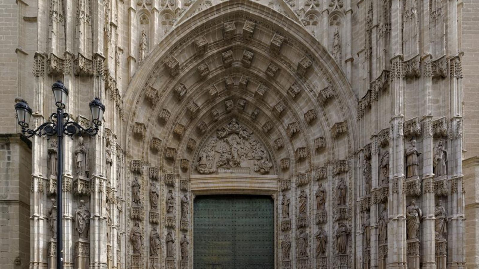 Puerta de la Asunción de la Catedral de Sevilla. Puerta de la Asunción de la Catedral de Sevilla.