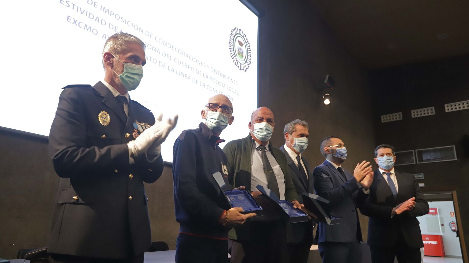 Fotos de la entrega de condecoraciones y reconocimientos de la Policía Local de La Línea