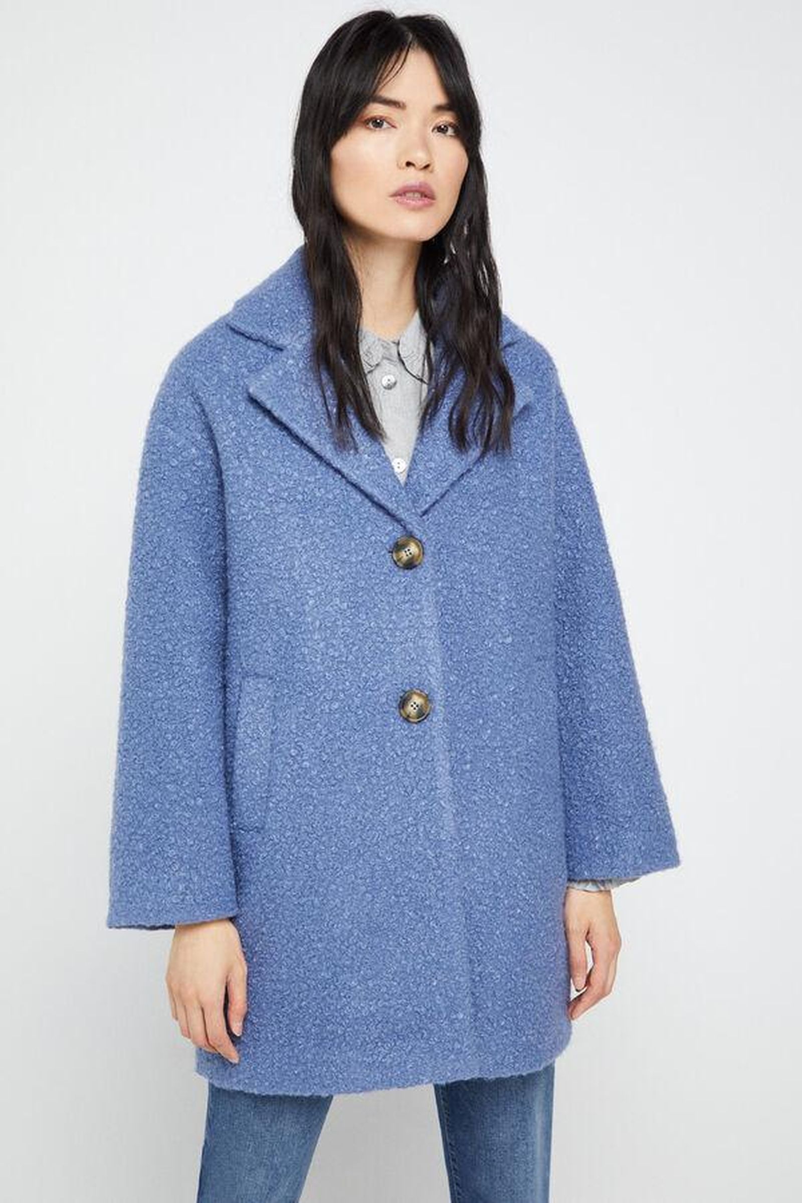 Abrigo de borreguito de Cortefiel.