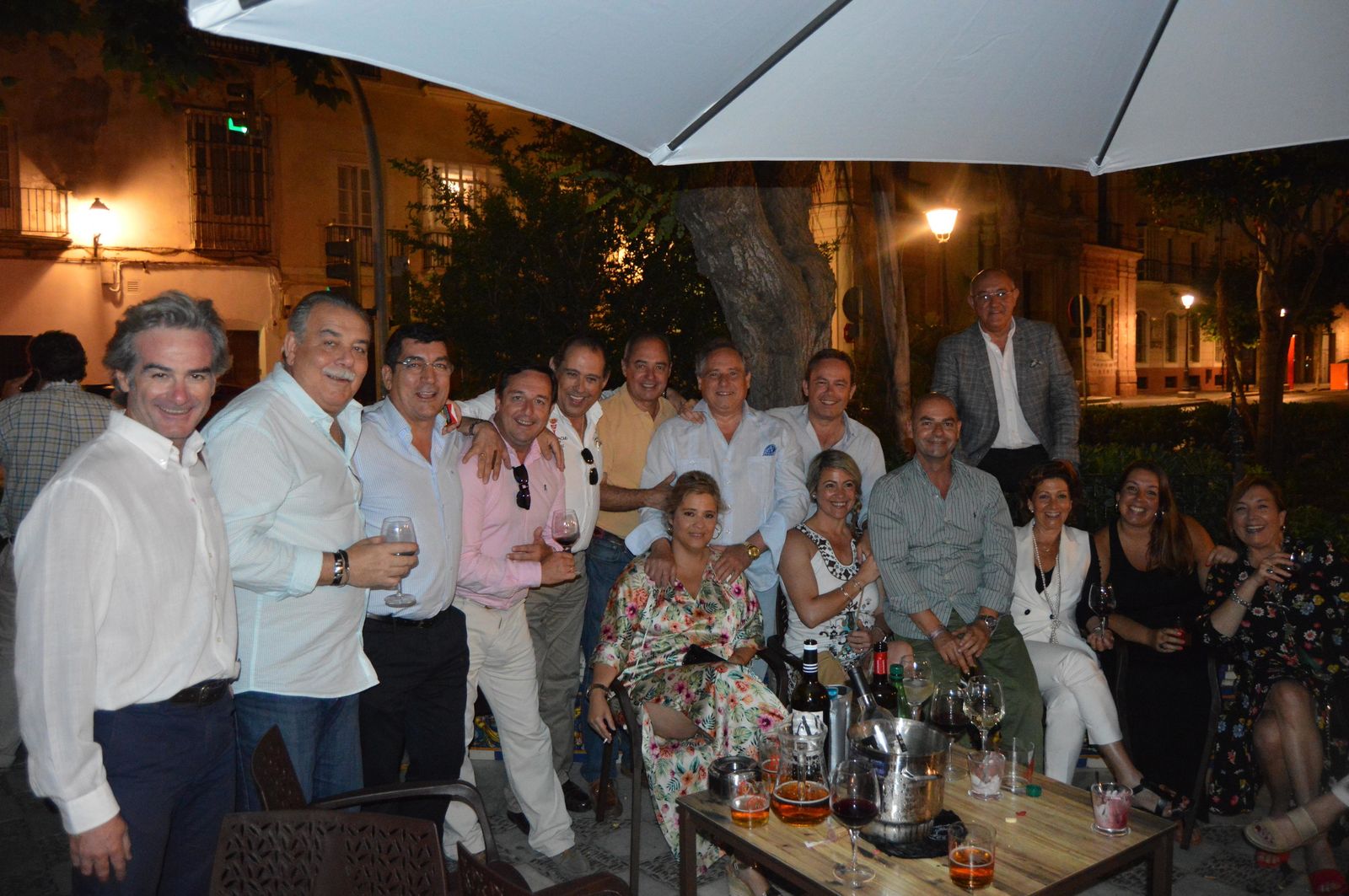 Juan Ortiz, Manuel Villegas, Juan Córdoba, José Iglesias, Manuel Moare, José Ferradans, Andrés Longobardo, José Domínguez, Cinta Ortíz, Lucía Chamorro, Charo Lacave, Paco Gómez, María Villegas y Carmen Trespalacios.