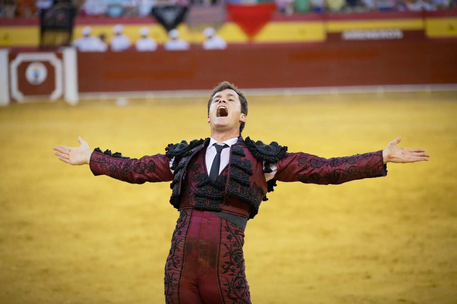 Imágenes de la corrida de toros en Roquetas de Mar