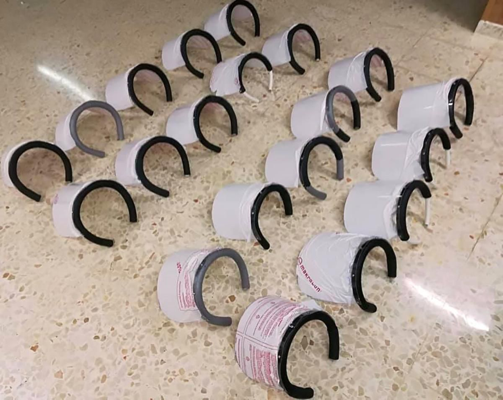 Las pantallas protectoras fabricadas en Isla Cristina.