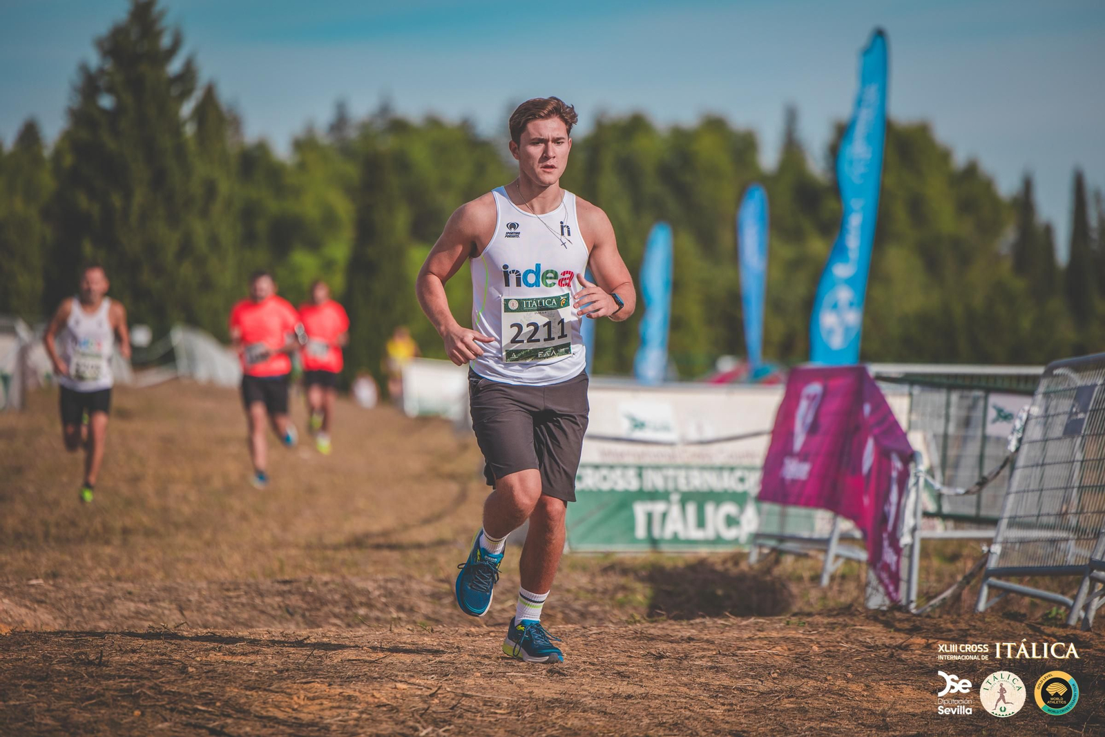 Búscate en las fotos del Cross de Itálica 2025 | 3