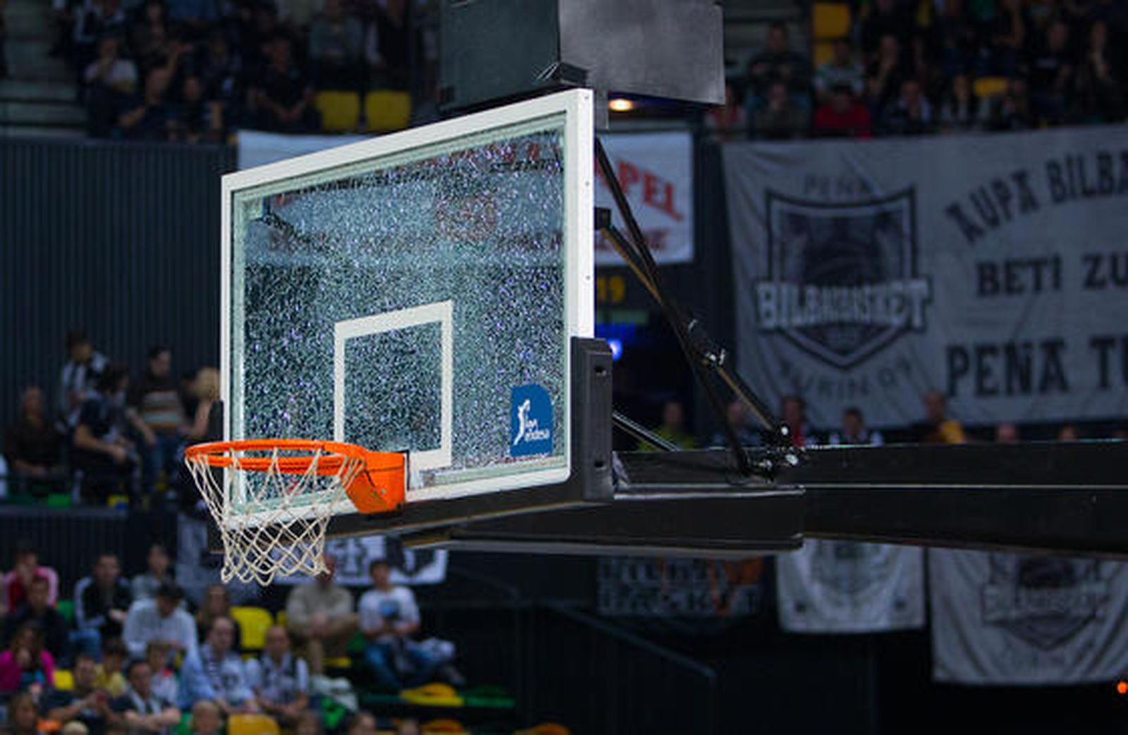 Ante un equipo de nivel similar y con cualidades parecidas como el Gescrap, el Unicaja ve cortada su racha de victorias y evidencia sus carencias ocultadas en esta secuencia triunfal previa.

Foto: Aitor Arrizabalaga