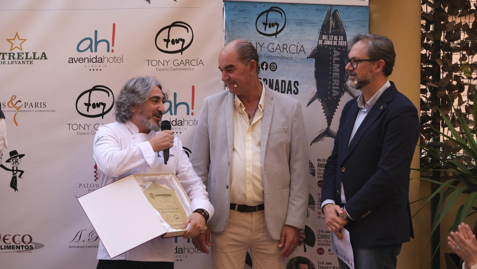 El ronqueo del atún de Almadraba en el Espacio Gastronómico Tony García, en imágenes