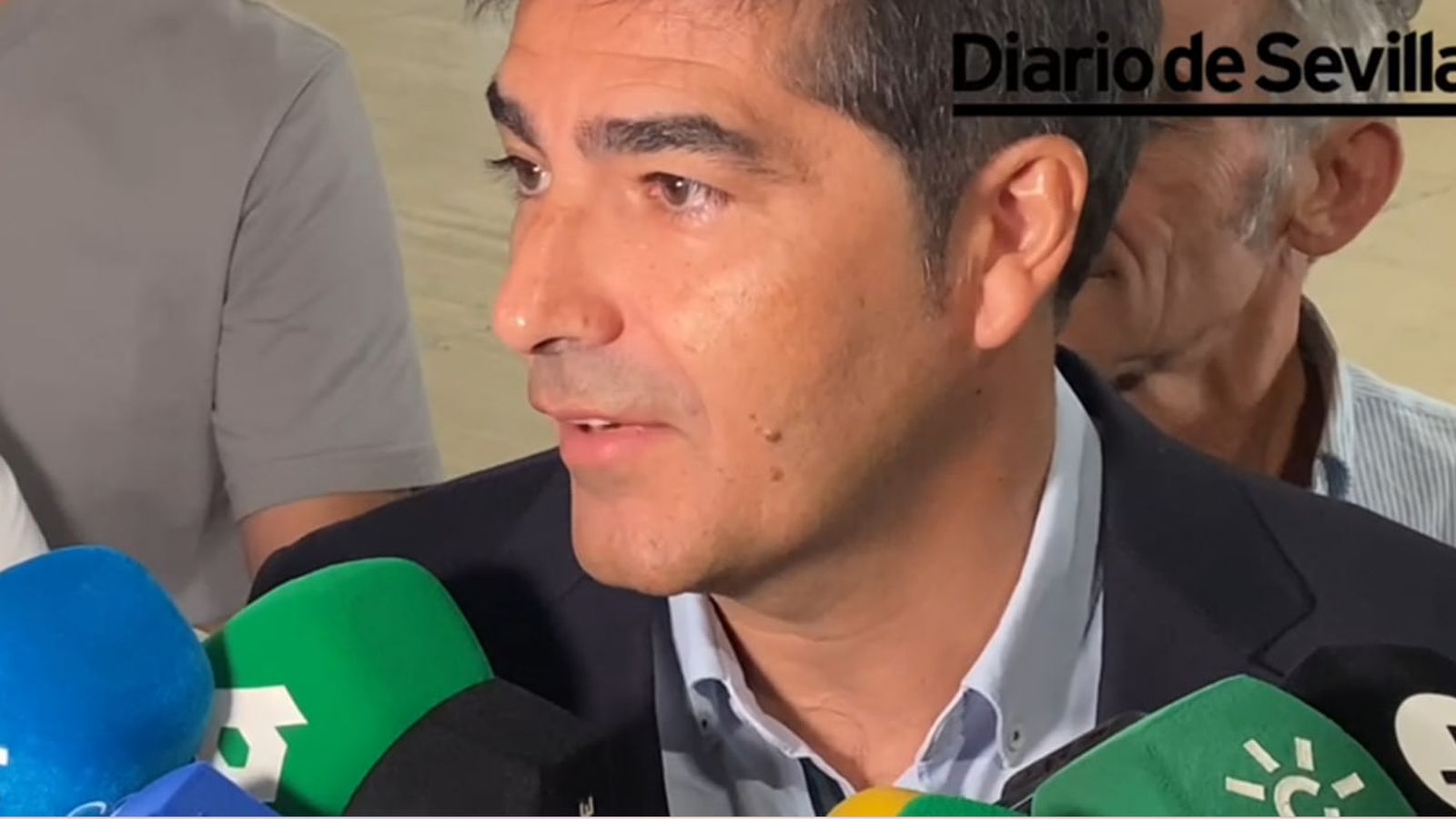 Ángel Haro hablando en el aeropuerto de Sevilla