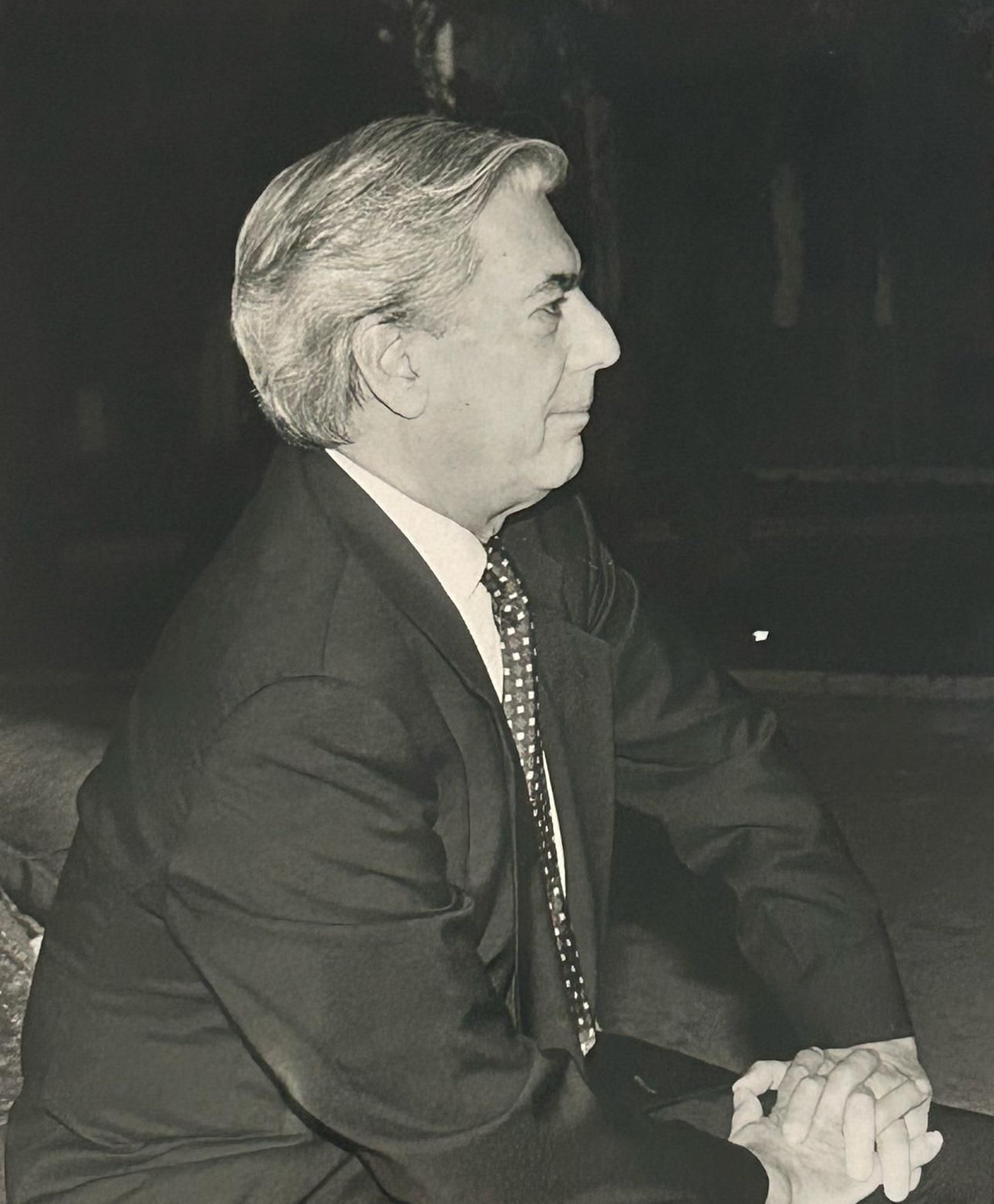 Las mejores imágenes del paso de Mario Vargas Llosa por Huelva en 1995, cuando fue presidente del jurado del Festival de Cine Iberoamericano
