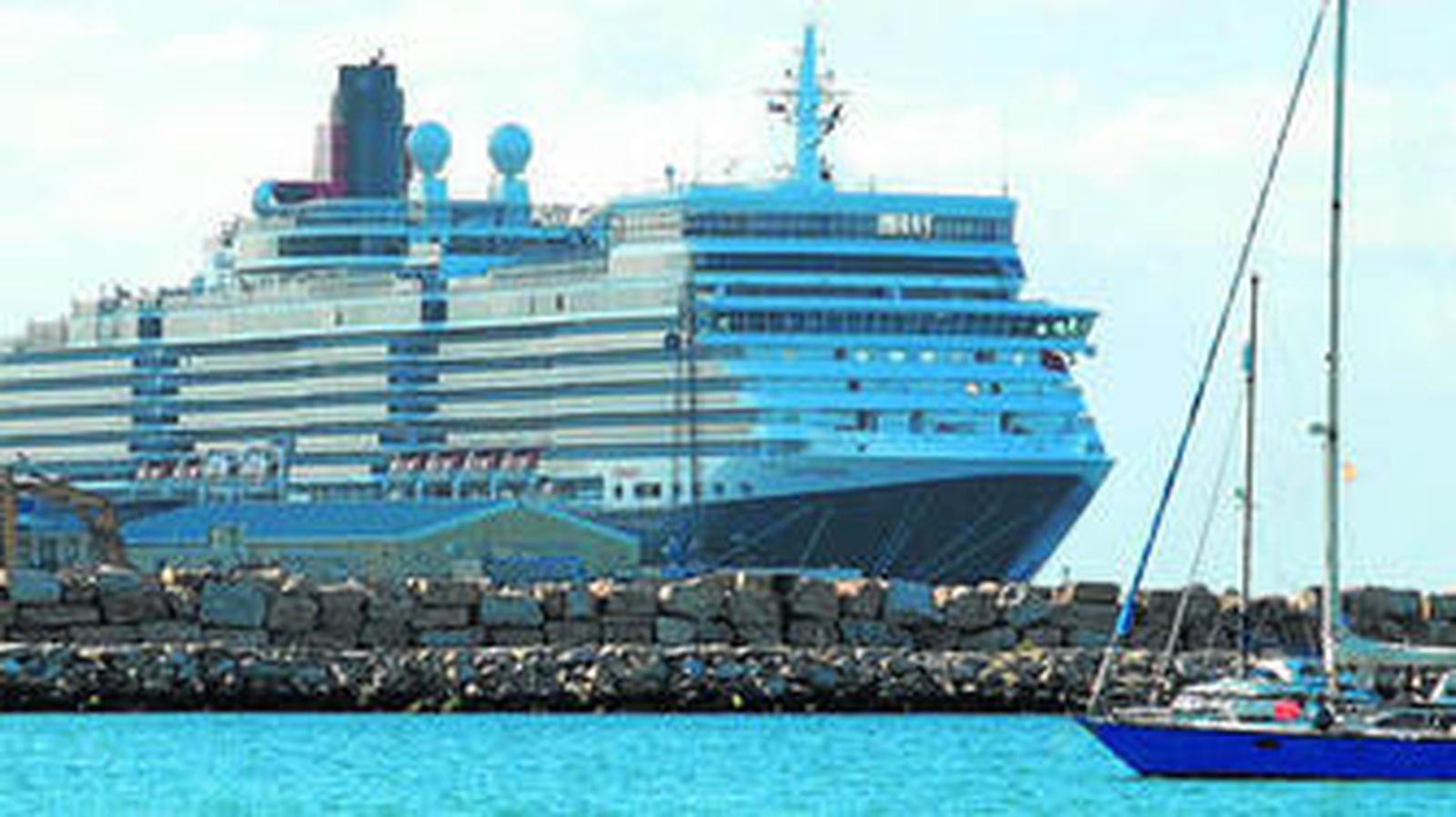 El 'Queen Elizabeth', en el puerto de Gibraltar durante su última escala.