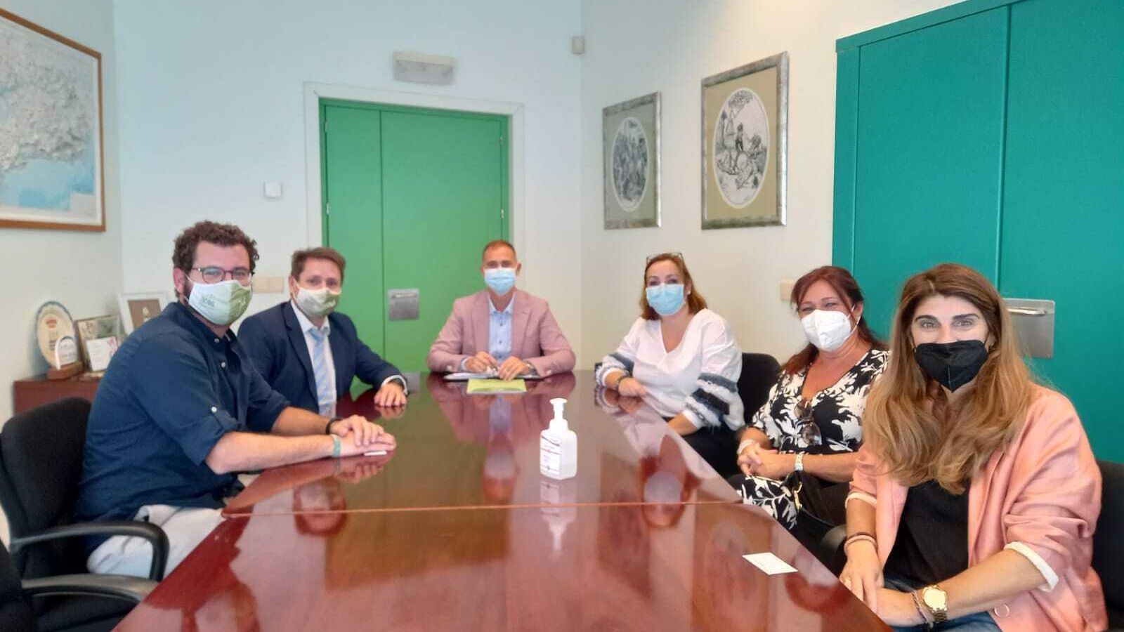 Reunión en la capital con el delegado de Educación, Antonio Jiménez.