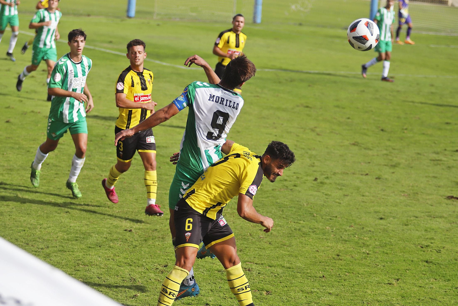 Imágenes destacadas del encuentro entre el San Roque de Lepe y Betis Deportivo