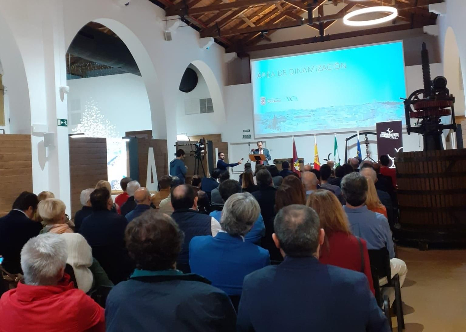 Acto de presentación de este nuevo proyecto municipal celebrado en el Centro del Vino y la Sal.