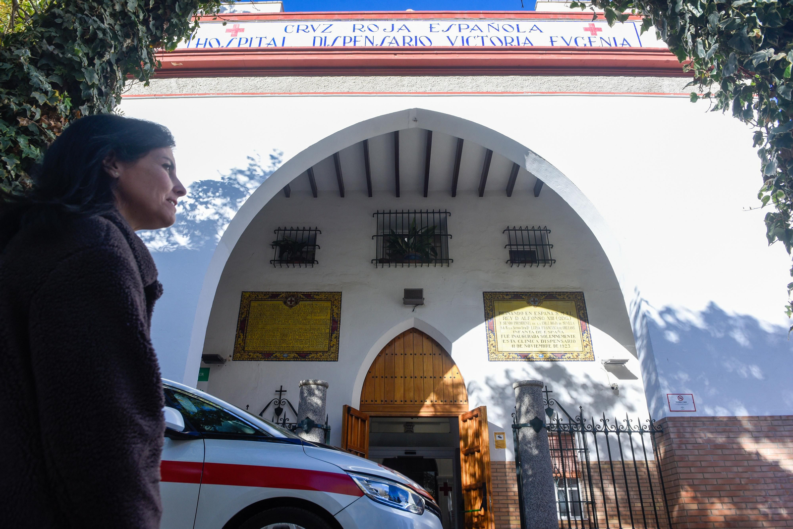 Reportaje sobre los 100 años que ha cumplido el Hospital de Cruz Roja