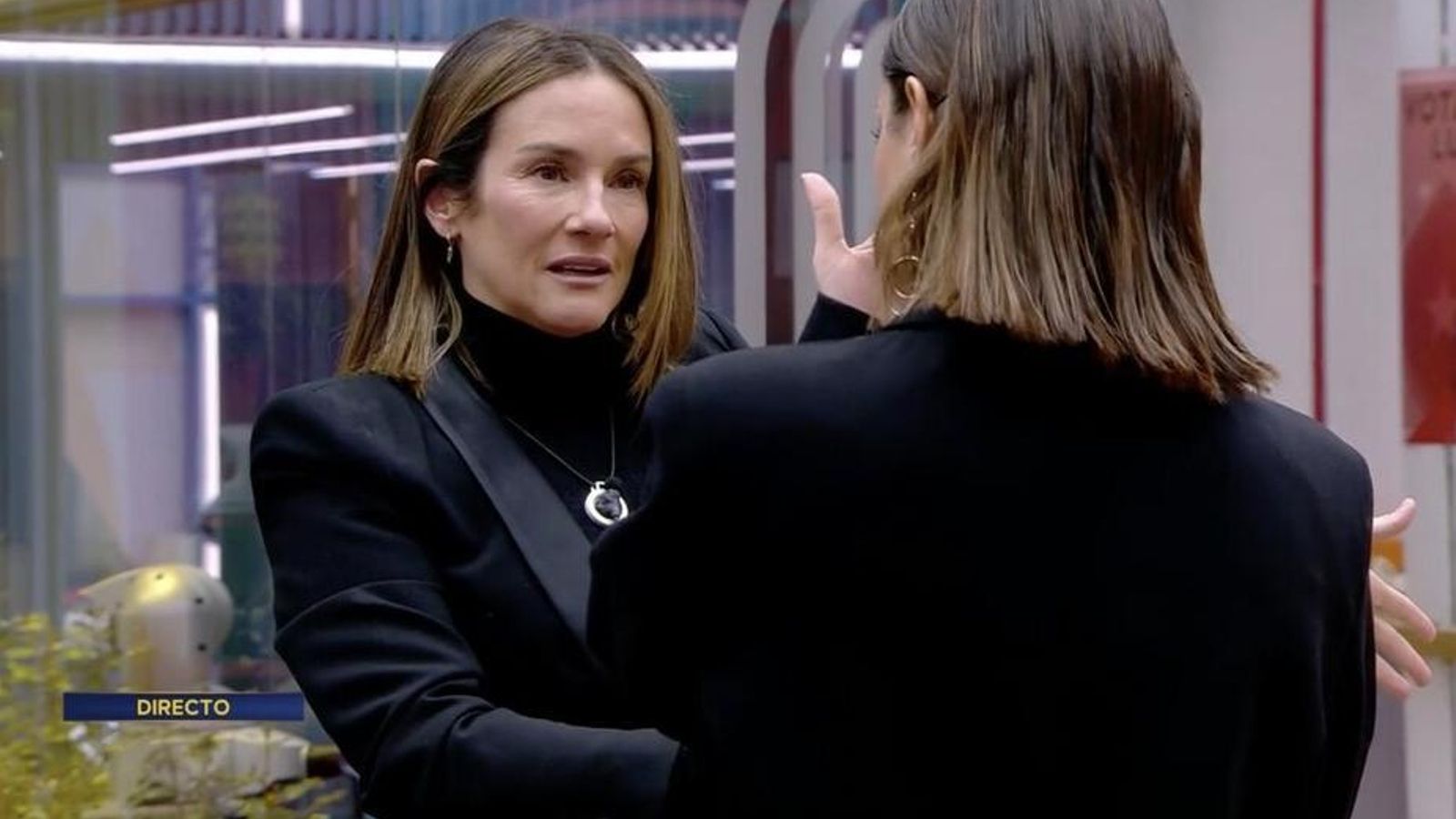 Elena Rodríguez hablando con Adara Molinero en su reencuentro en la casa de 'GH DÚO'