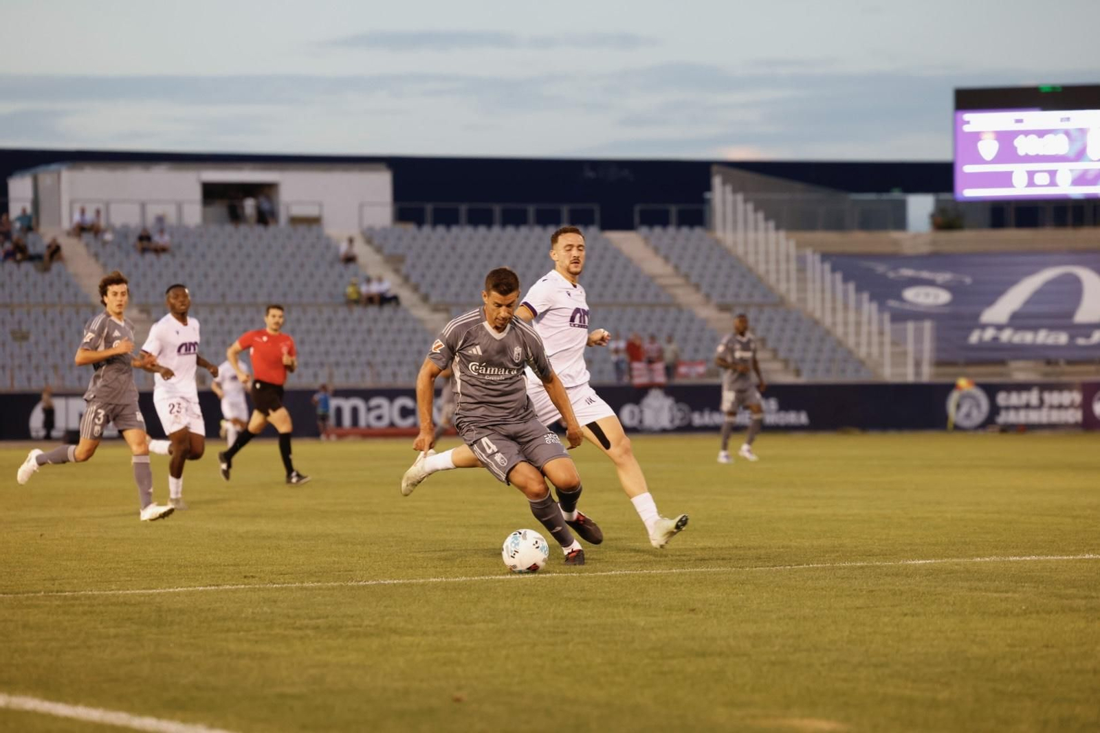 Las mejores imágenes del Trofeo del Olivo entre Real Jaén y Granada CF