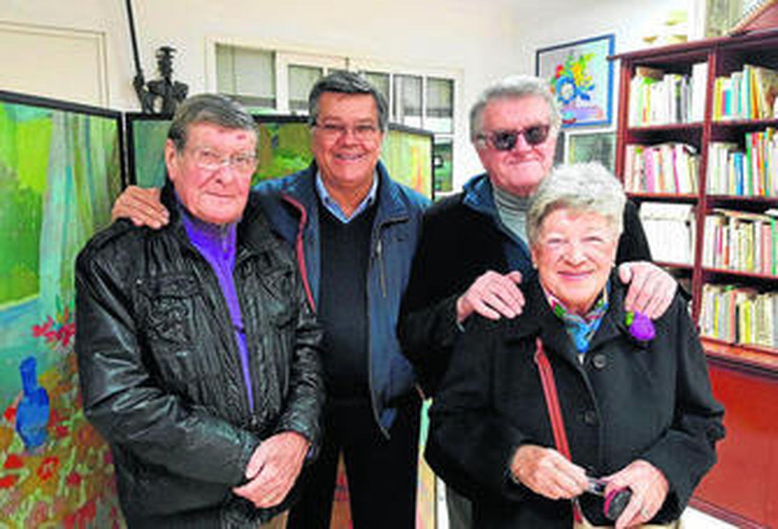 De izquierda a derecha, los hermanos Benito, Josele, Máximo y Amelia Moreno, en el taller-librería Padilla de la calle Trajano.