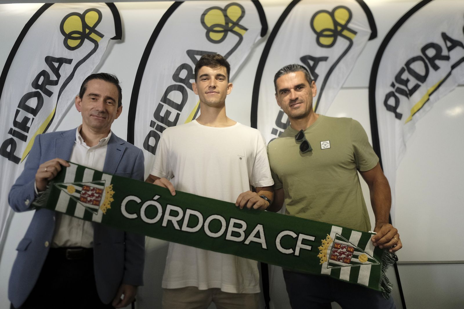 Las imágenes de la presentación de Pablo Picón con el Córdoba CF