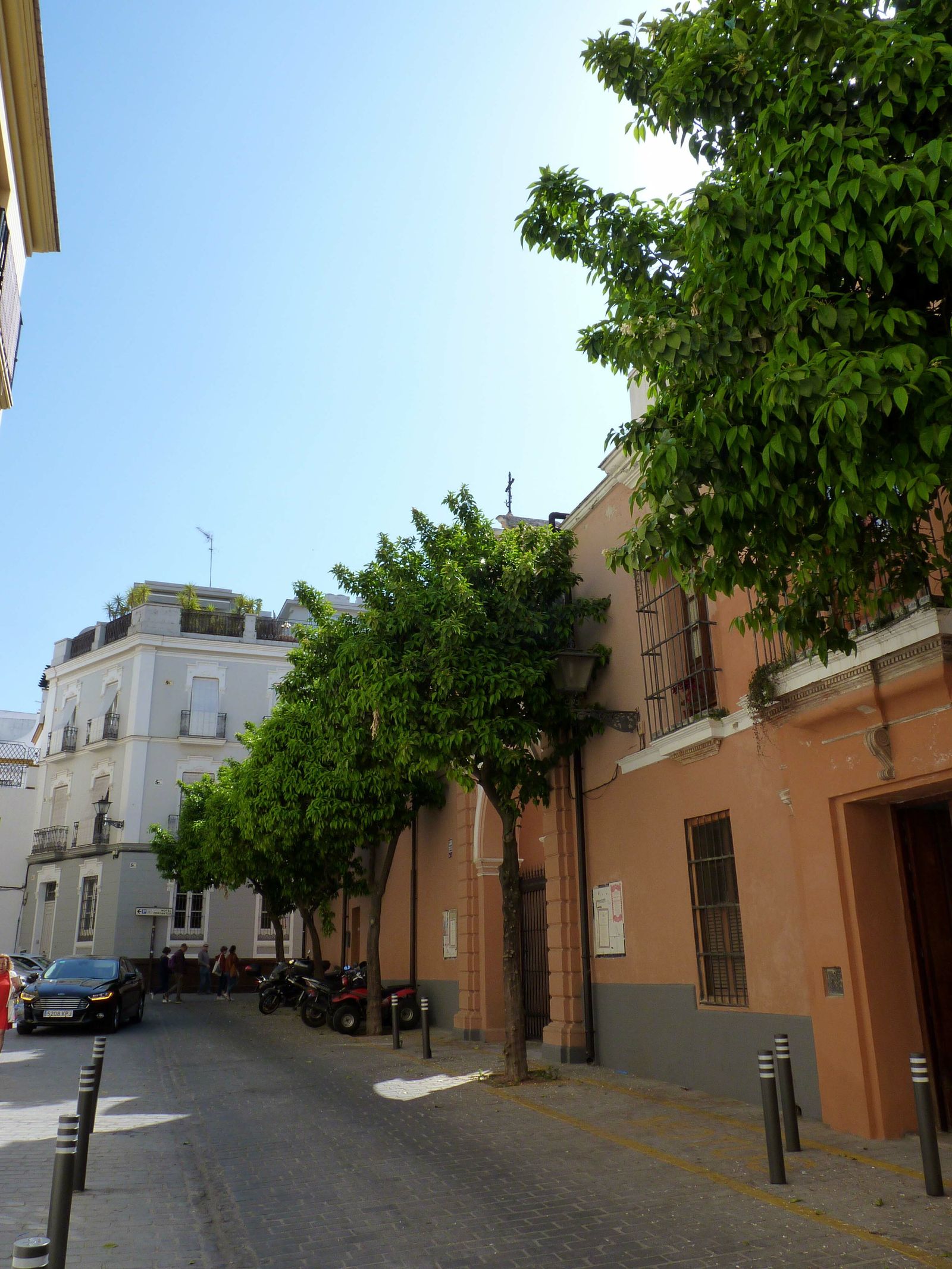 Con la noche aún muy joven, por esa puerta de San Andrés entrará un entierro sobrecogedor y único.