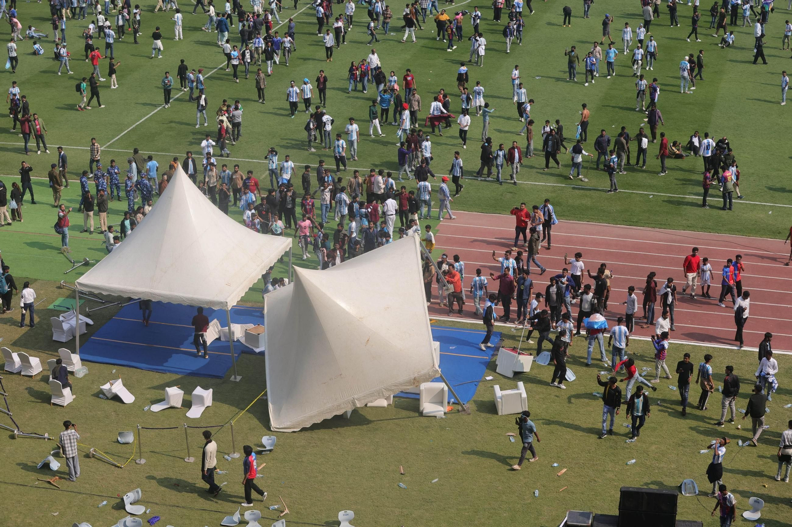 Las fotos de los disturbios por una visita de Leo Messi a Calcuta