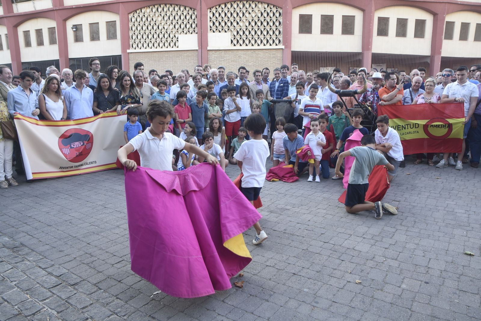 Concentración de las escuelas taurinas de Córdoba en junio 2019.