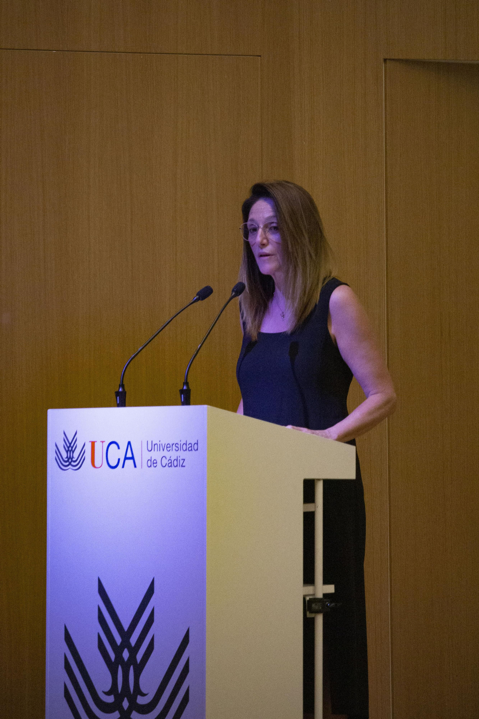 Fotos de la presentación del disco "Las Huellas de Dios" de José Carlos Gómez en la UCA