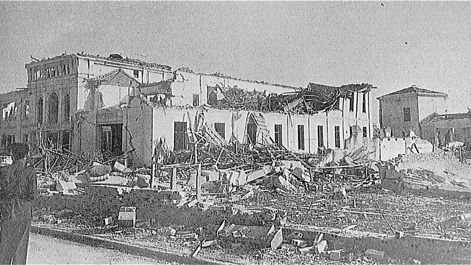 Cádiz bajo las ruinas