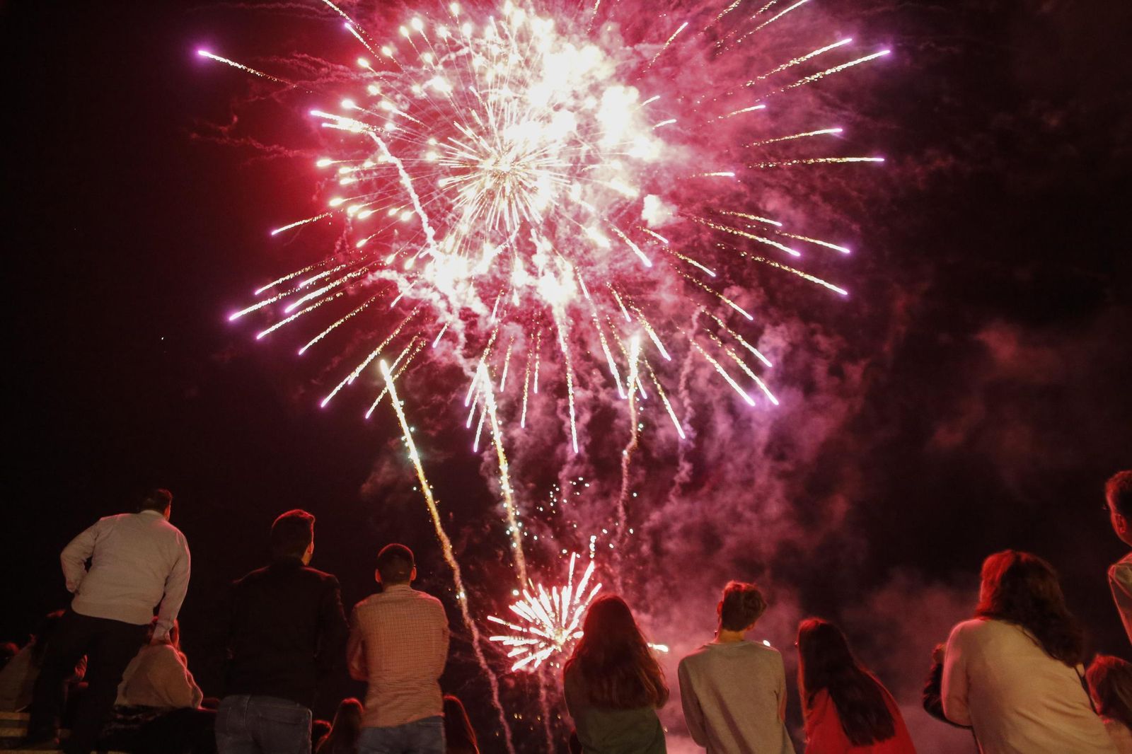 Fuegos artificiales en una imagen de archivo