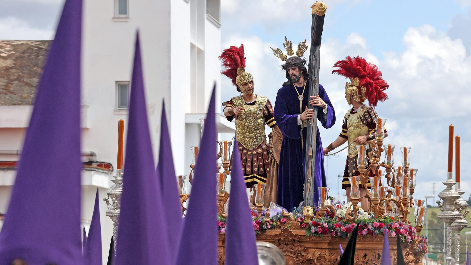 Imágenes de la Hermandad de Salud de San Rafael en el Martes Santo de Jerez 2025