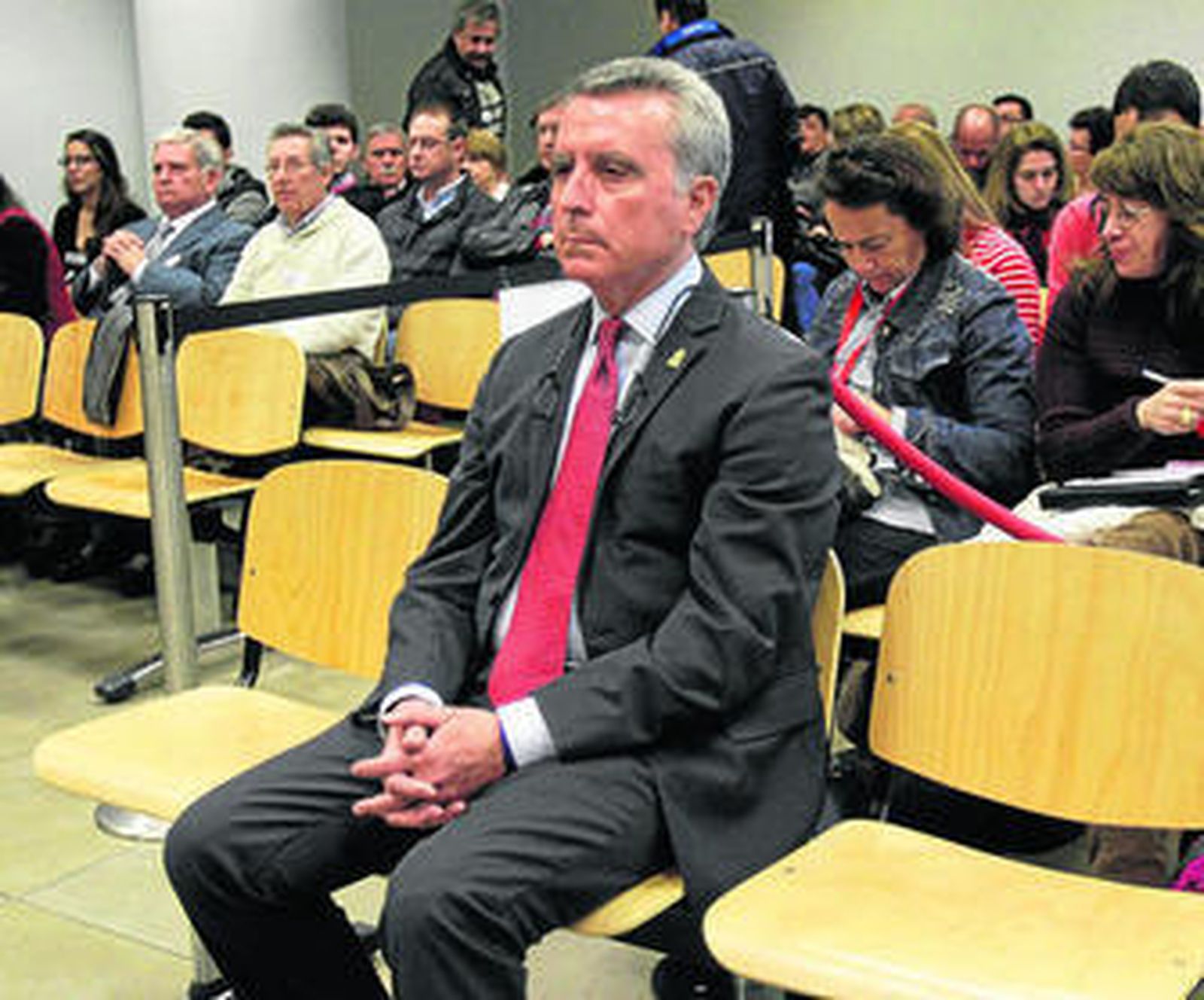 El torero José Ortega Cano, sentado en el banquillo de los acusados durante el juicio celebrado en marzo pasado.